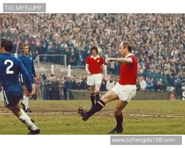 连续夺冠的足球明星背后的奋斗与荣耀之路